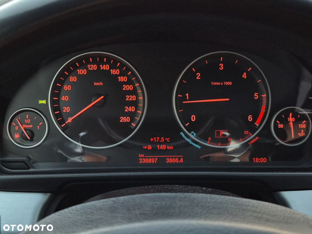 BMW Seria 5 525d - 16