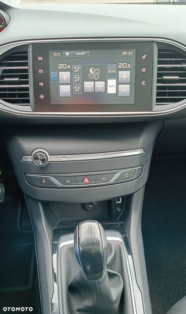 Peugeot 308 1.2 PureTech GPF Allure S&S - 11
