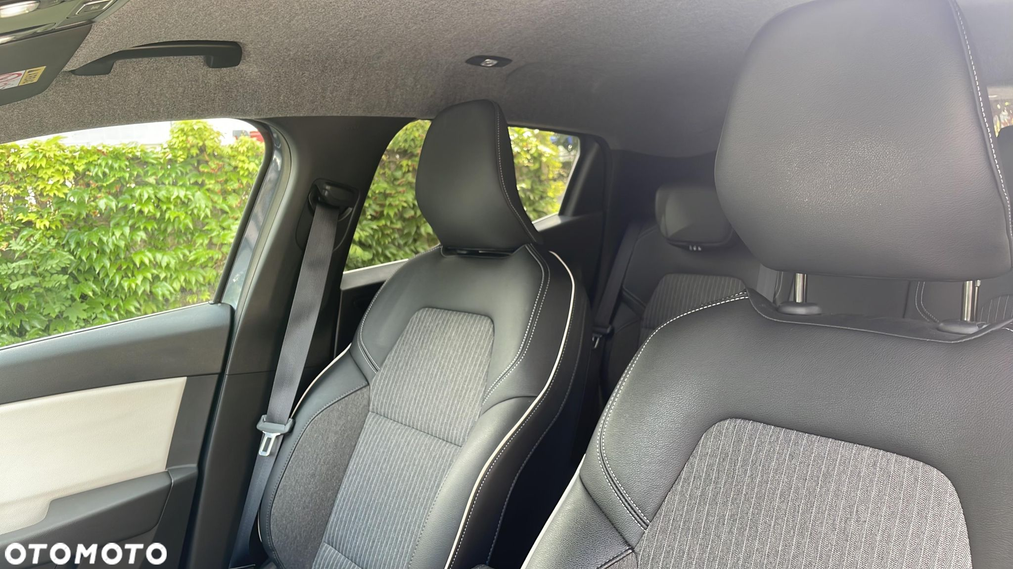 Renault Clio 1.6 E-TECH Techno - 11