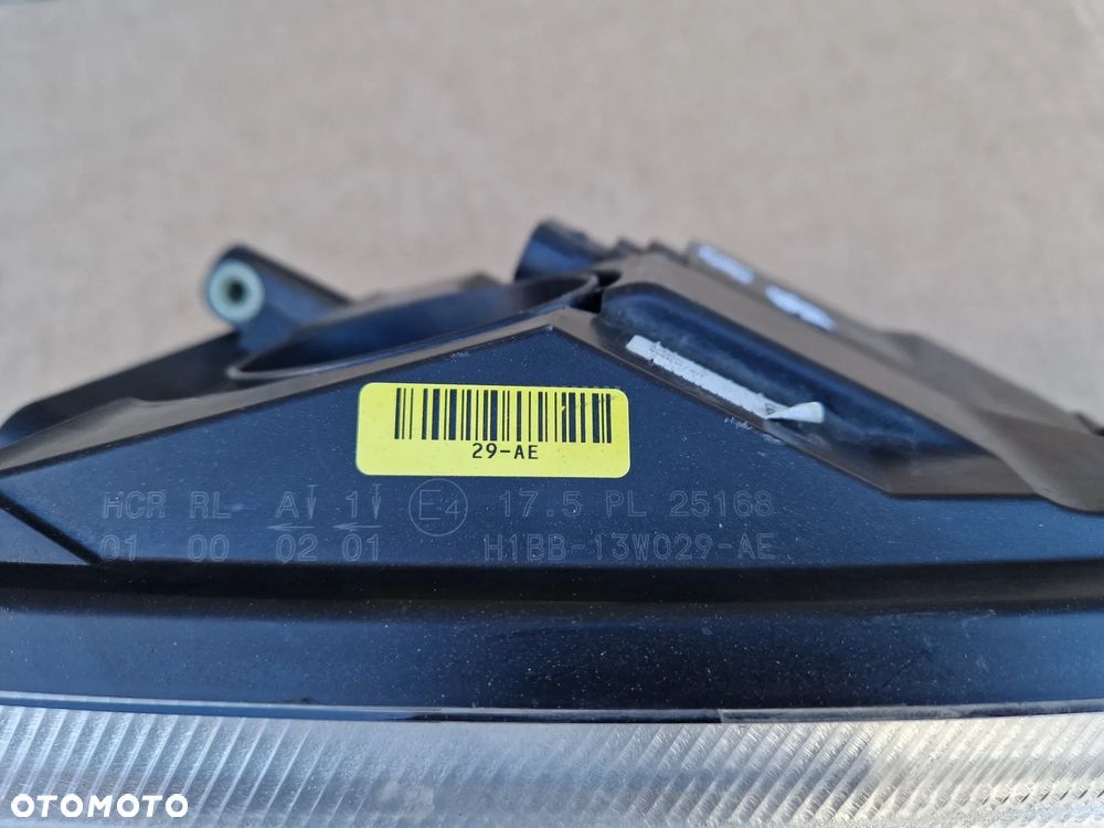 FORD FIESTA MK8 LAMPA REFLEKTOR PRAWA PRZÓD PRZEDNI H1BB13W029 - 4