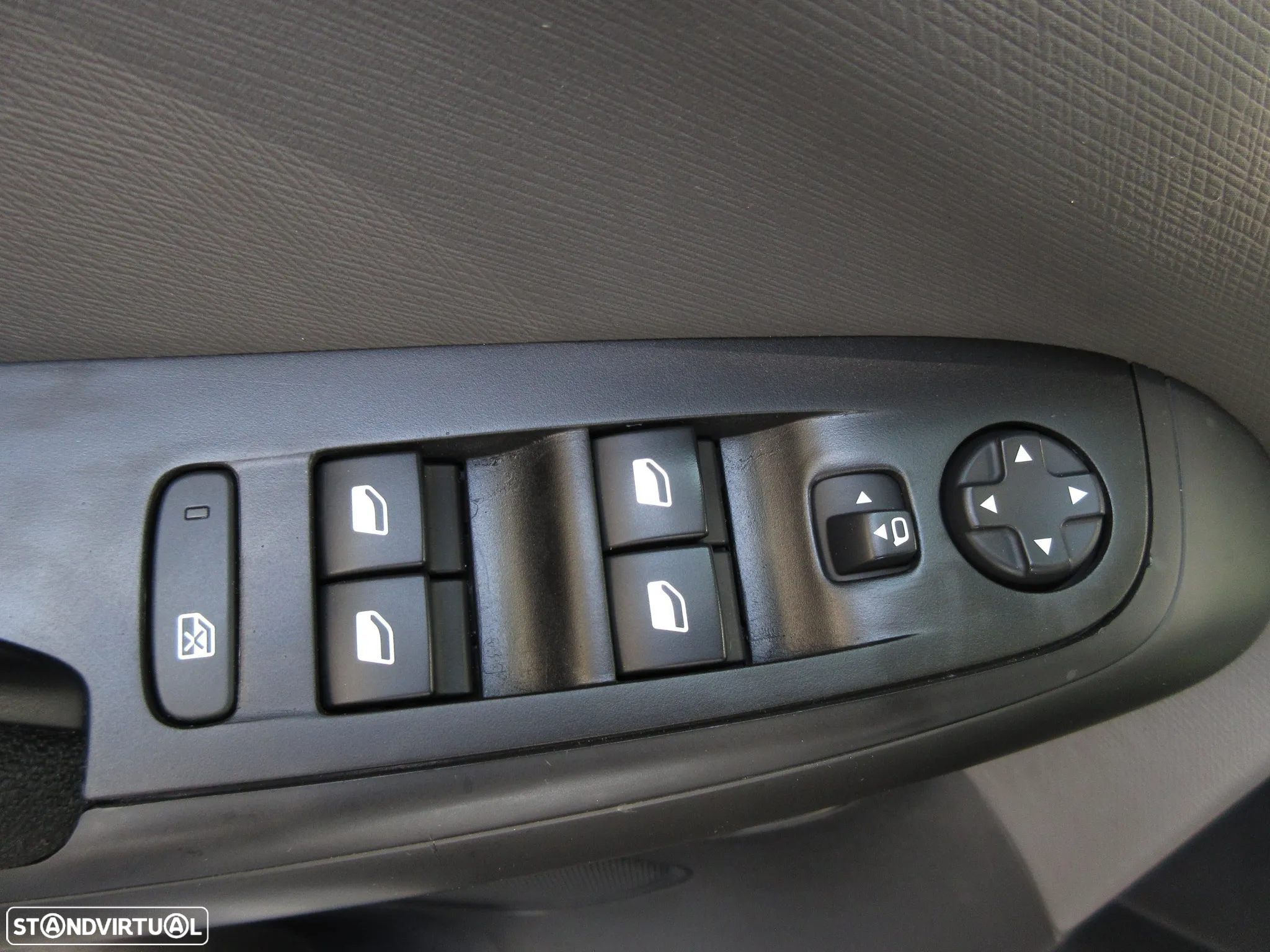 Citroën C4 Picasso 1.6 BlueHDi Shine EAT6 - 26