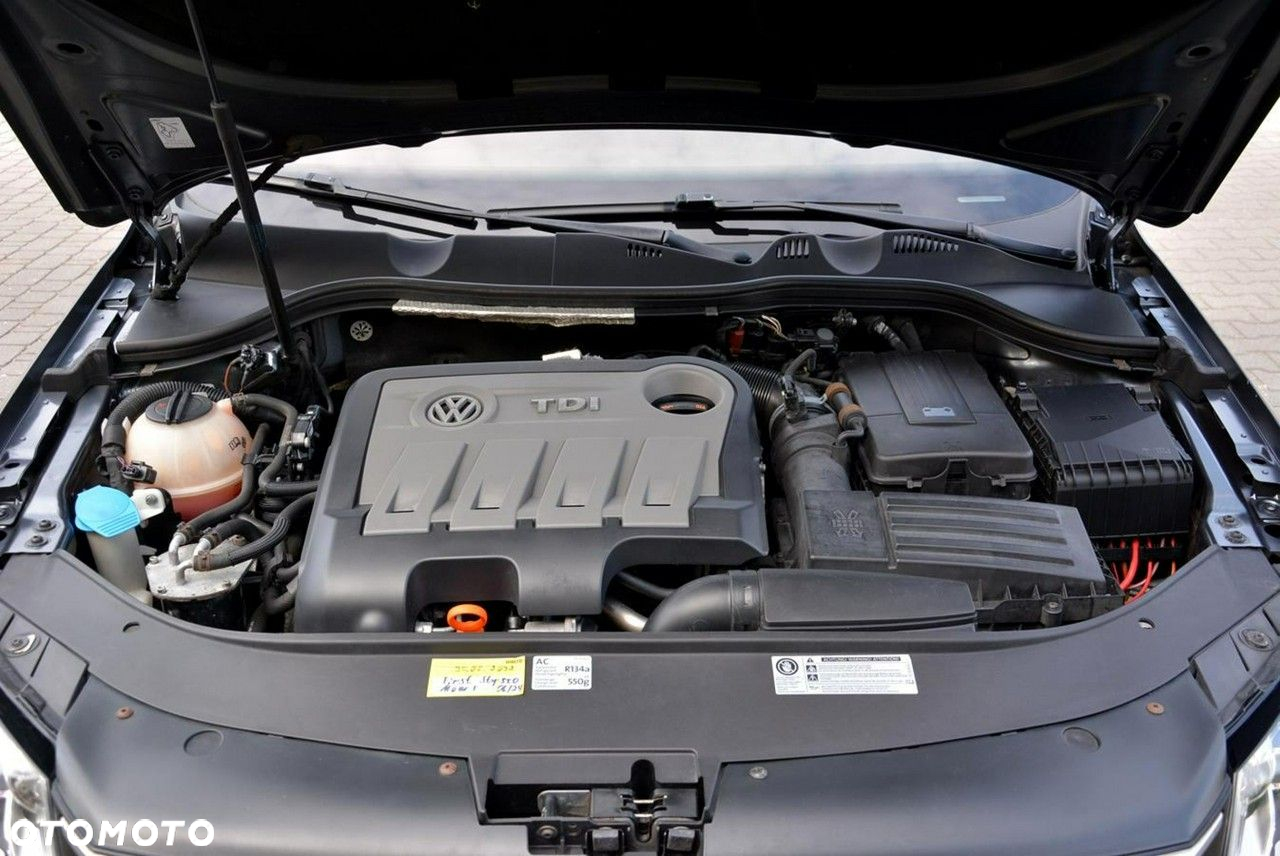 Volkswagen Passat Variant 2.0 TDI BlueMotion Technology Highline - 36