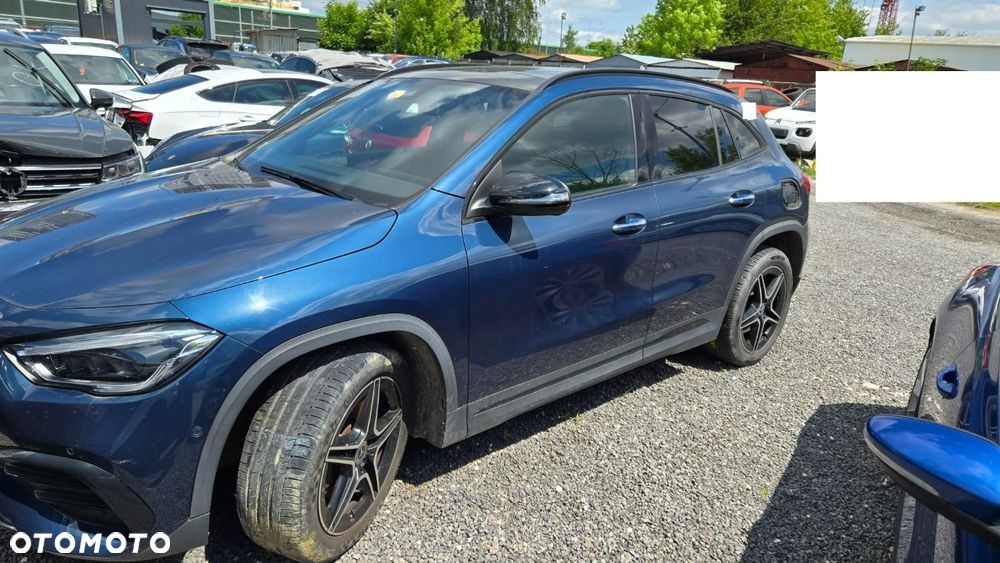 Mercedes-Benz GLA - 3