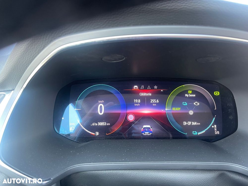 Renault Captur PHEV 160 Techno - 8