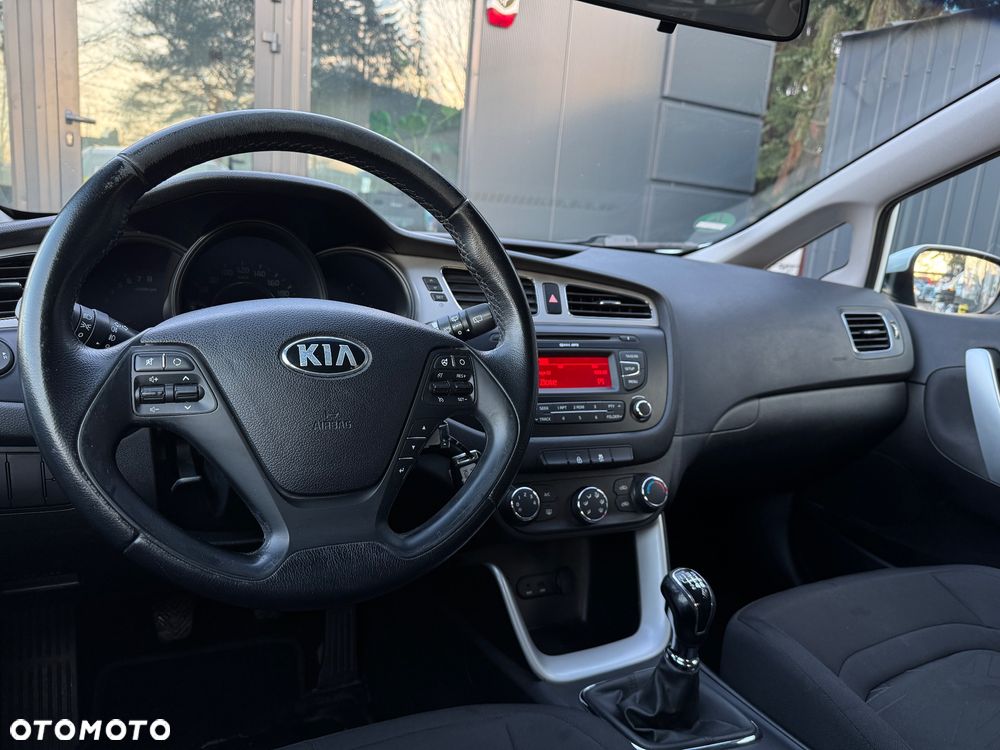 Kia Ceed 1.4 CVVT Spirit - 13