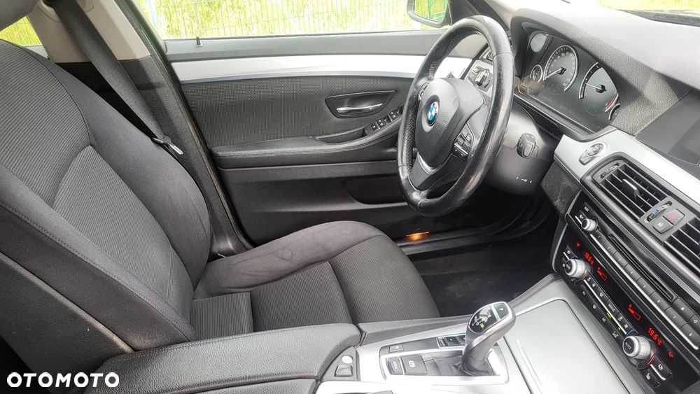 BMW Seria 5 520d Touring - 6