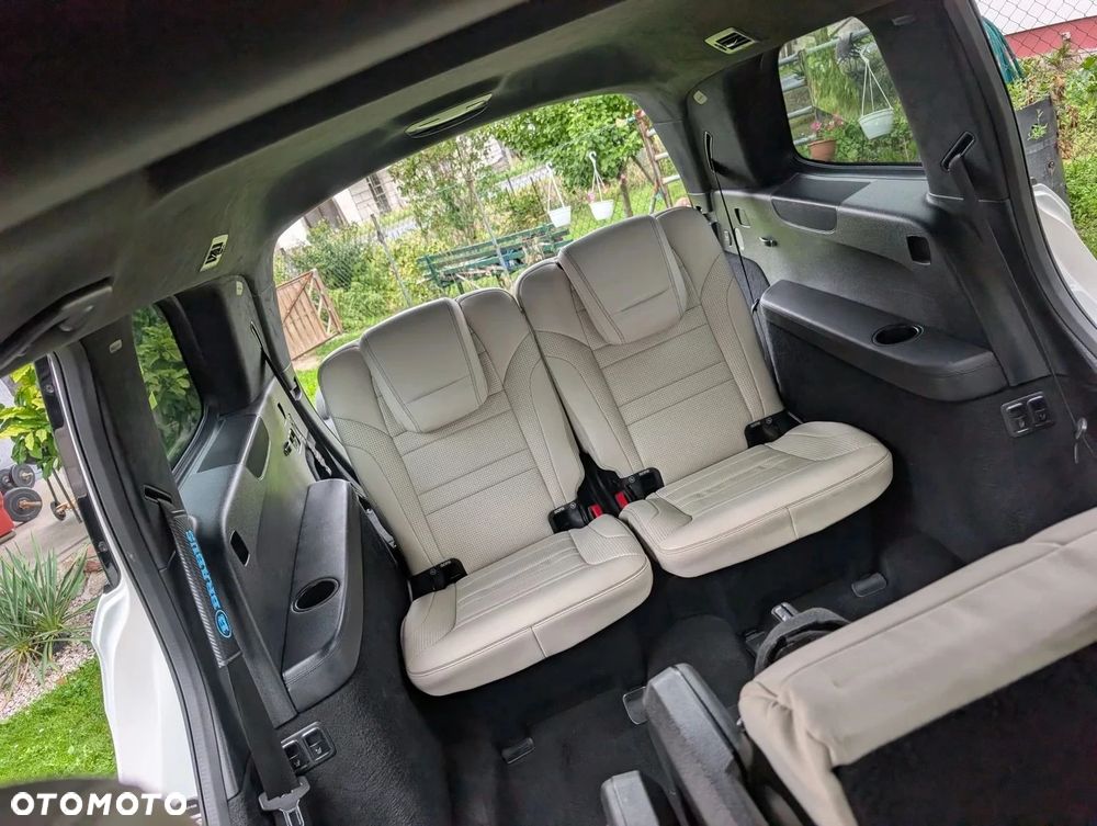 Mercedes-Benz GLS - 11