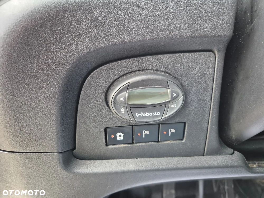 Iveco Daily 35S15 / SKRZYNIA / DOKA / 7 MIEJSC / WEBASTO / 1 WŁ / BEZWYPADKOWY / EURO 6 - 24
