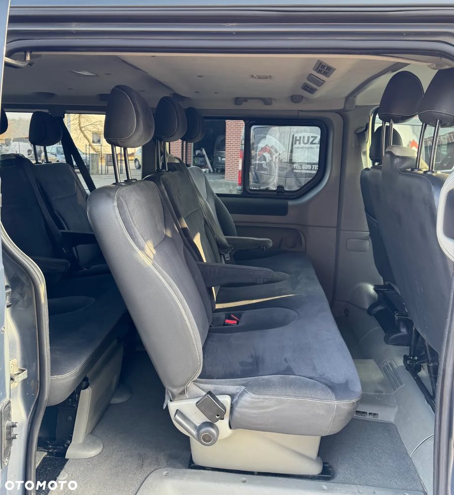 Renault Trafic Grand Passenger Black Edition - 15