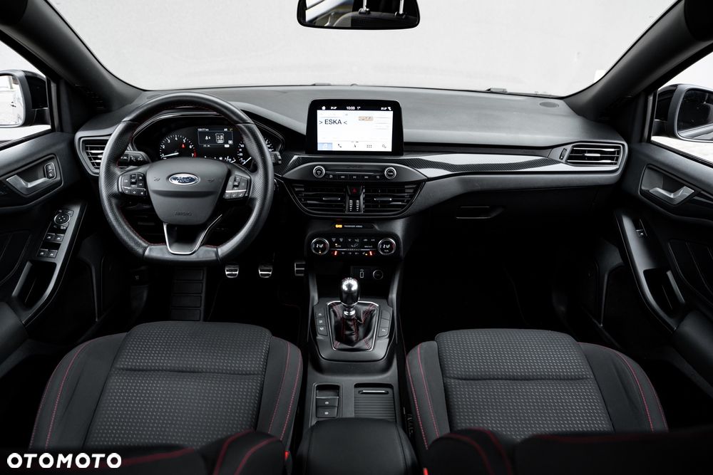 Ford Focus 1.0 EcoBoost Trend - 29
