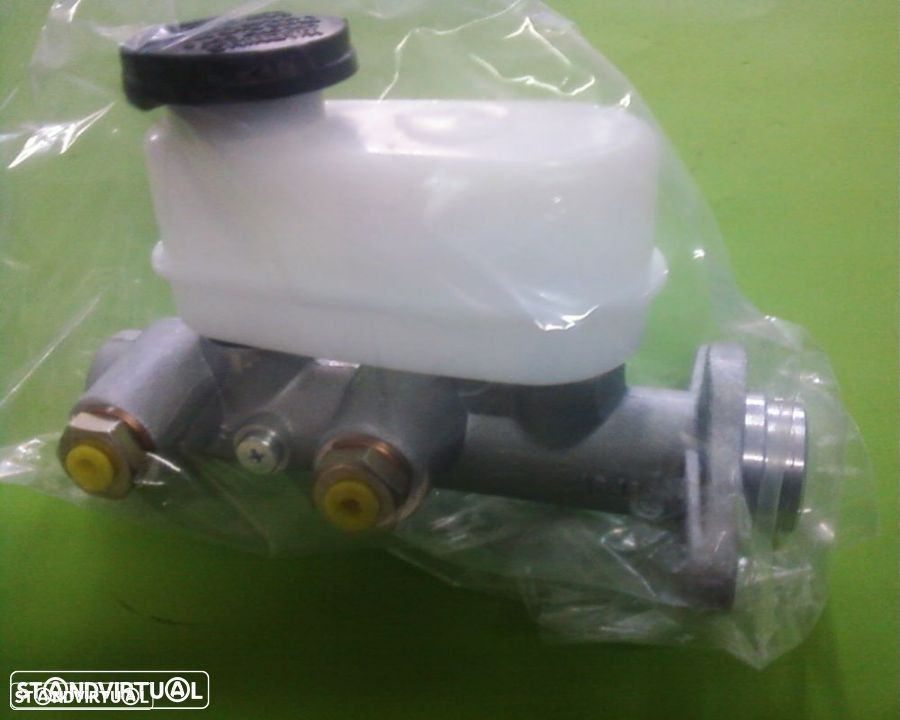 Bomba principal do travão Datsun pickup 720 (NOVA) - 1