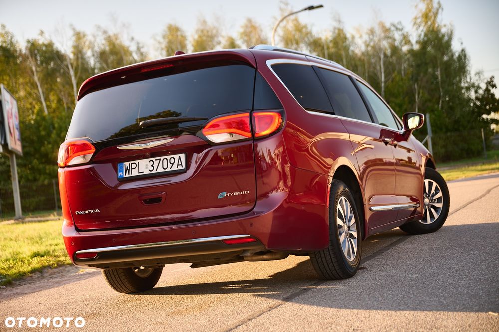 Chrysler Pacifica - 2