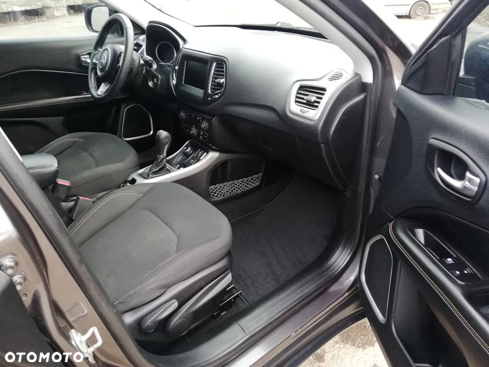 Jeep Compass - 17