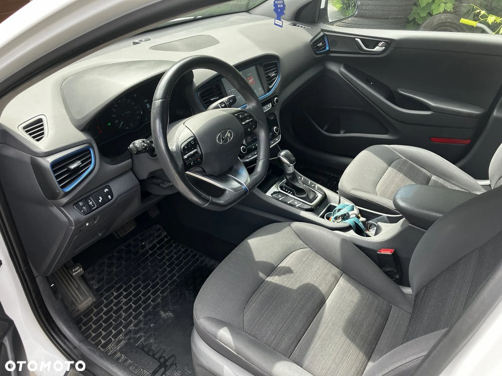 Hyundai IONIQ Hybrid Business - 6