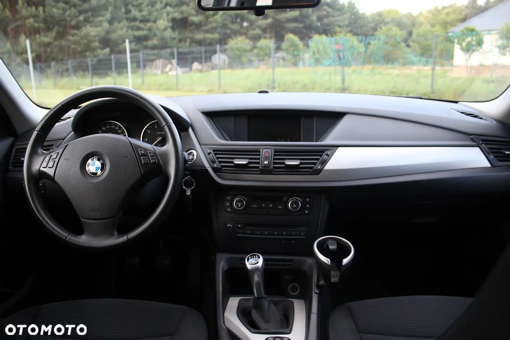 BMW X1 sDrive18i Sport Line - 4