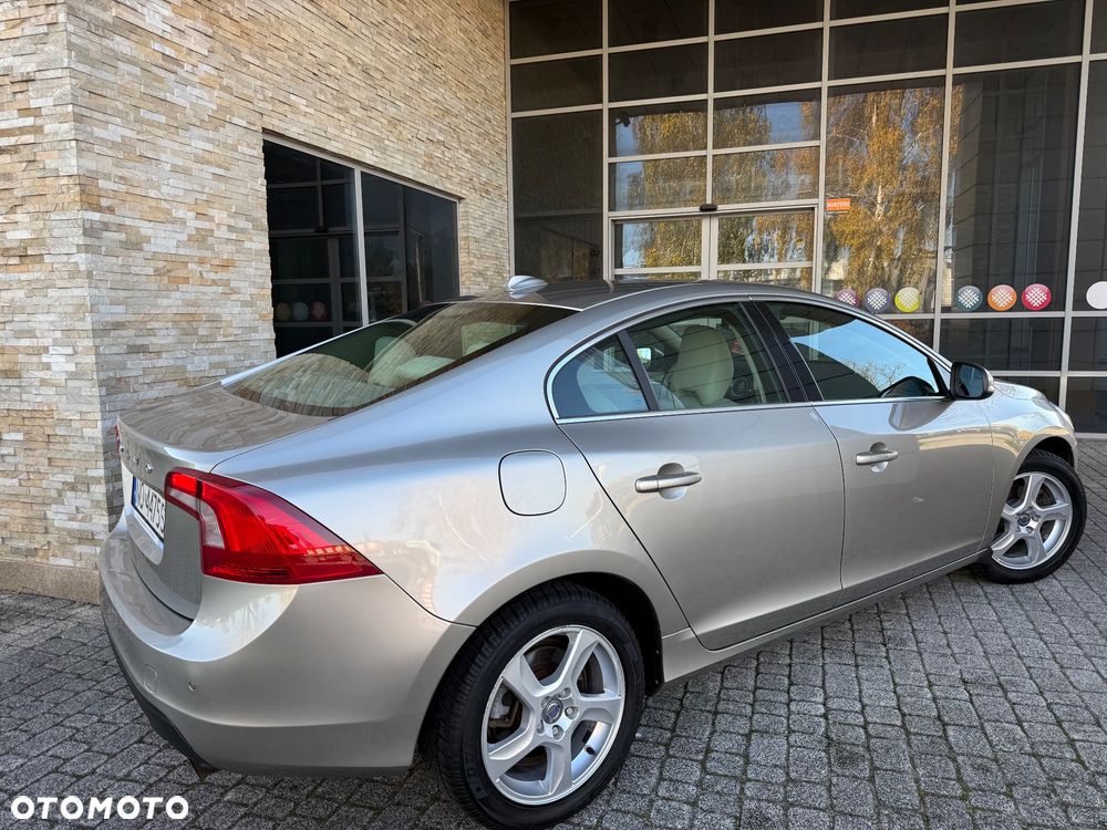 Volvo S60 - 16