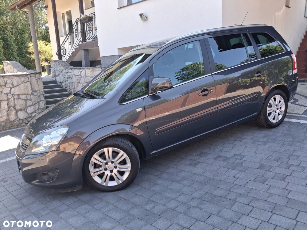 Opel Zafira - 1