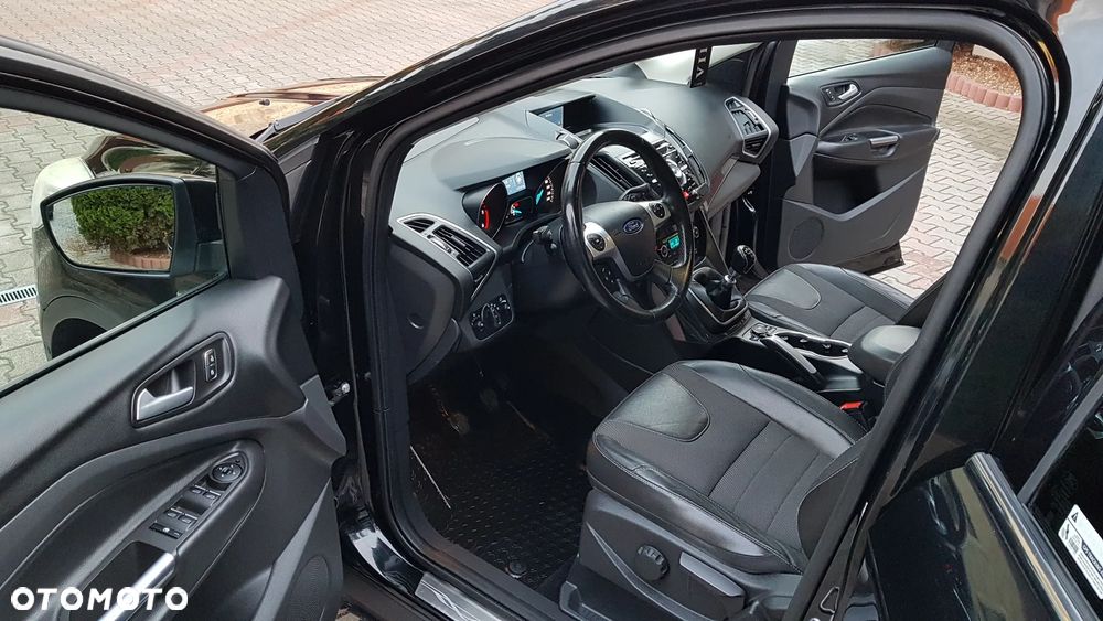 Ford Kuga 2.0 TDCi FWD Titanium Plus - 24