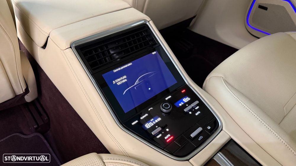 Porsche Panamera 4 E-Hybrid - 17