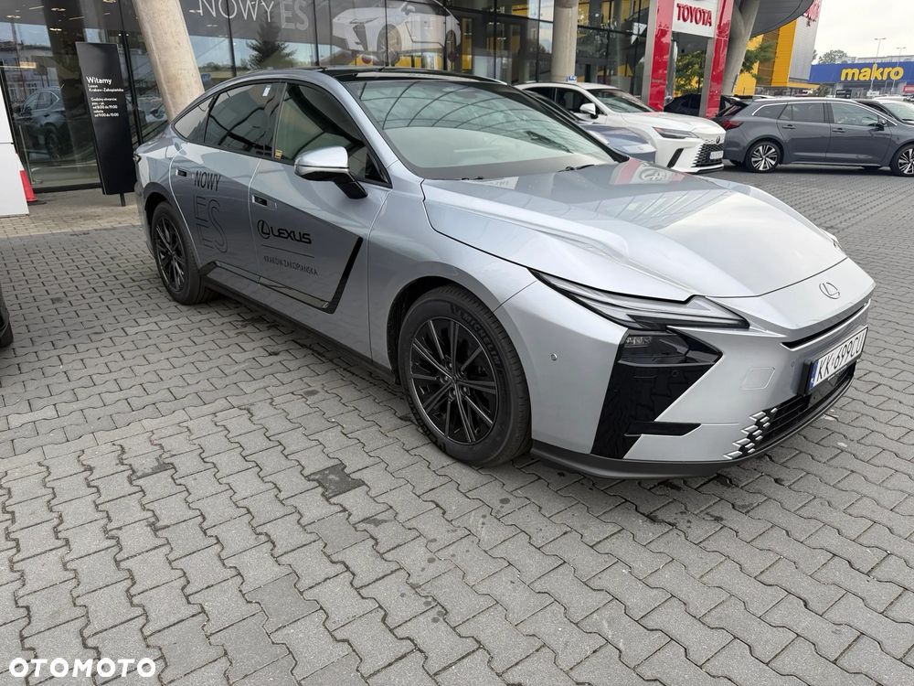 Lexus ES - 4