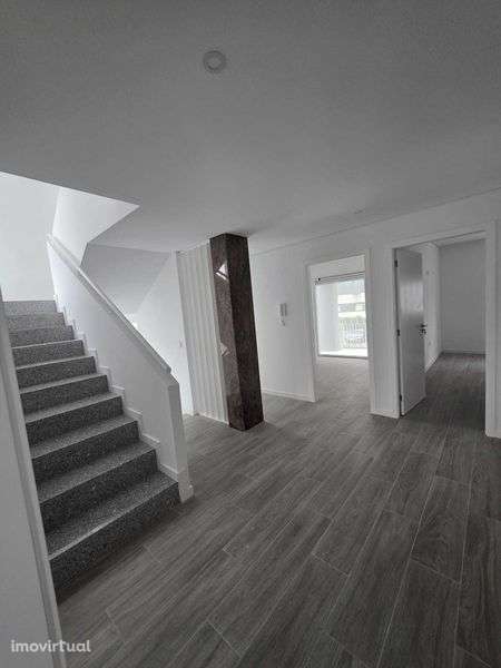 Prédio no centro do Porto com 10 divisões/quartos no centro da cidade - Grande imagem: 3/10