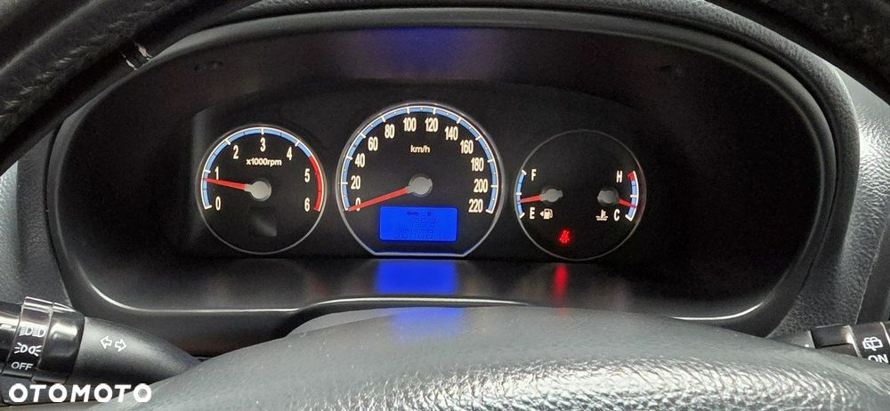 Hyundai Grand Santa Fe - 20