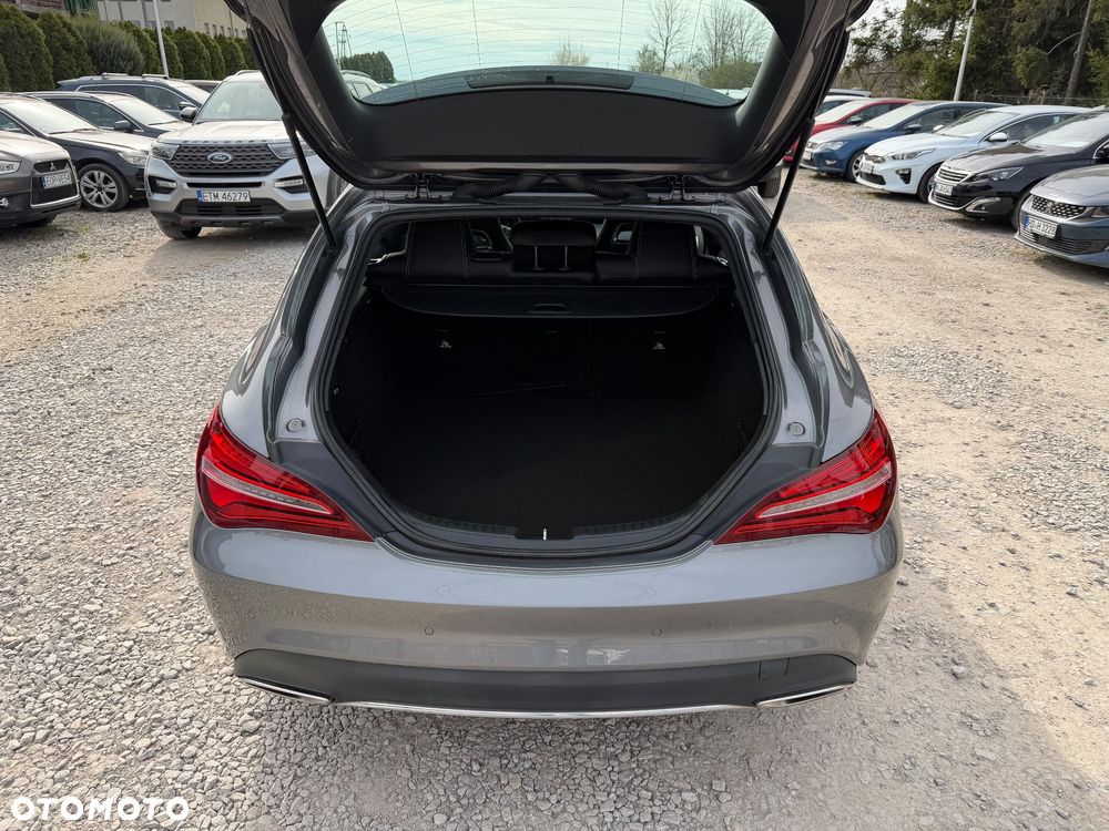Mercedes-Benz CLA 180 Urban - 34