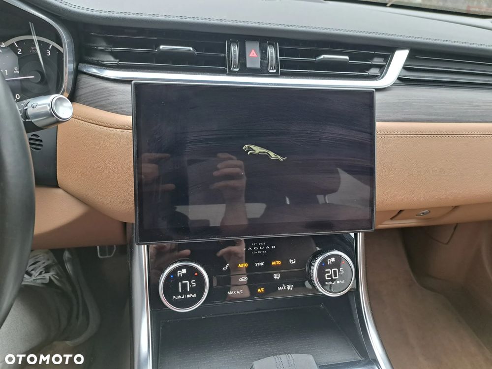 Jaguar XF D200 R-Dynamic HSE - 12