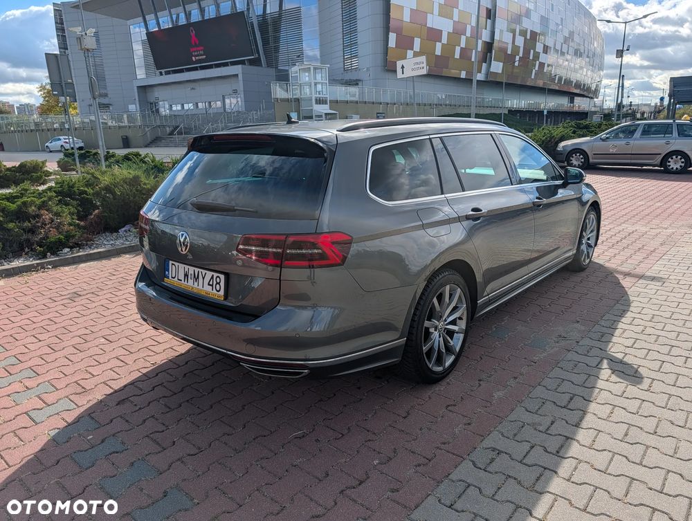 Volkswagen Passat - 8