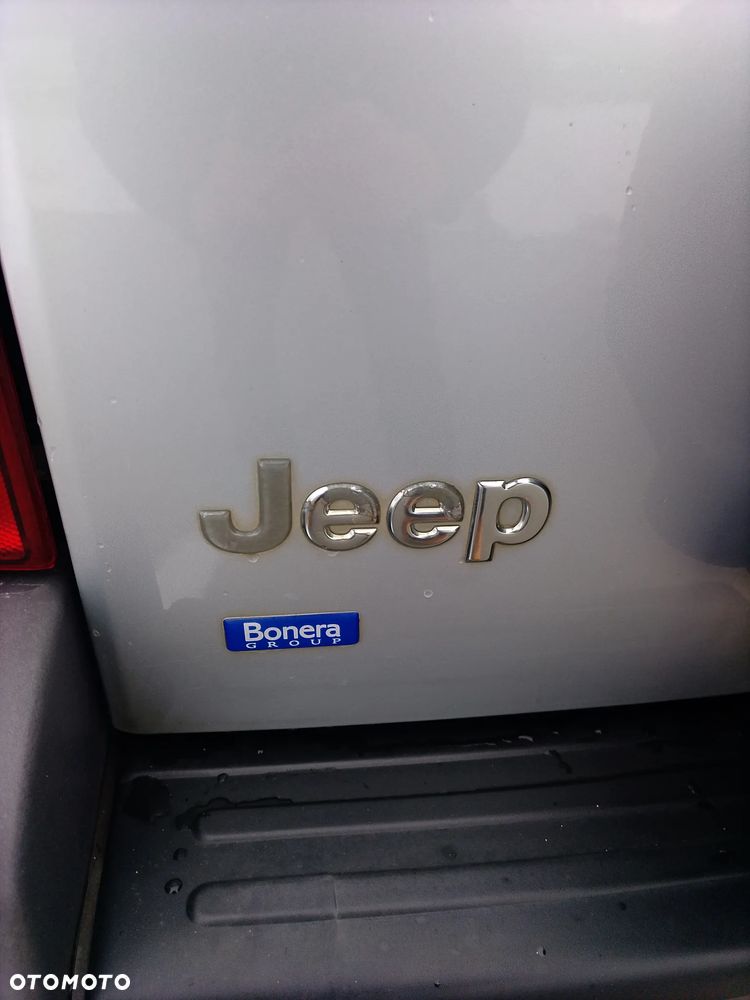 Jeep Cherokee - 15
