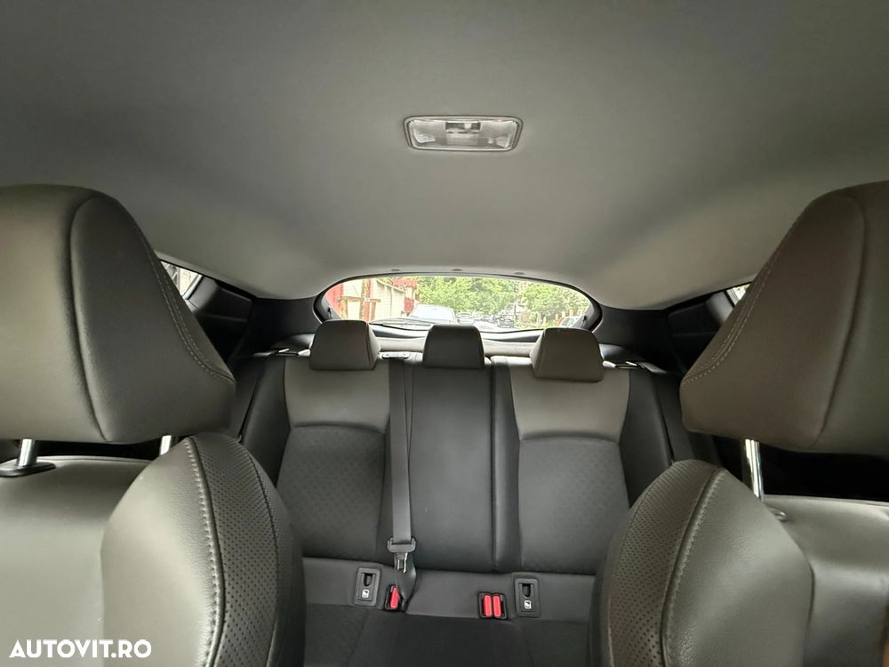Toyota C-HR 2.0 HSD 184 CP 4x2 CVT C-lassy bi-tone - 16