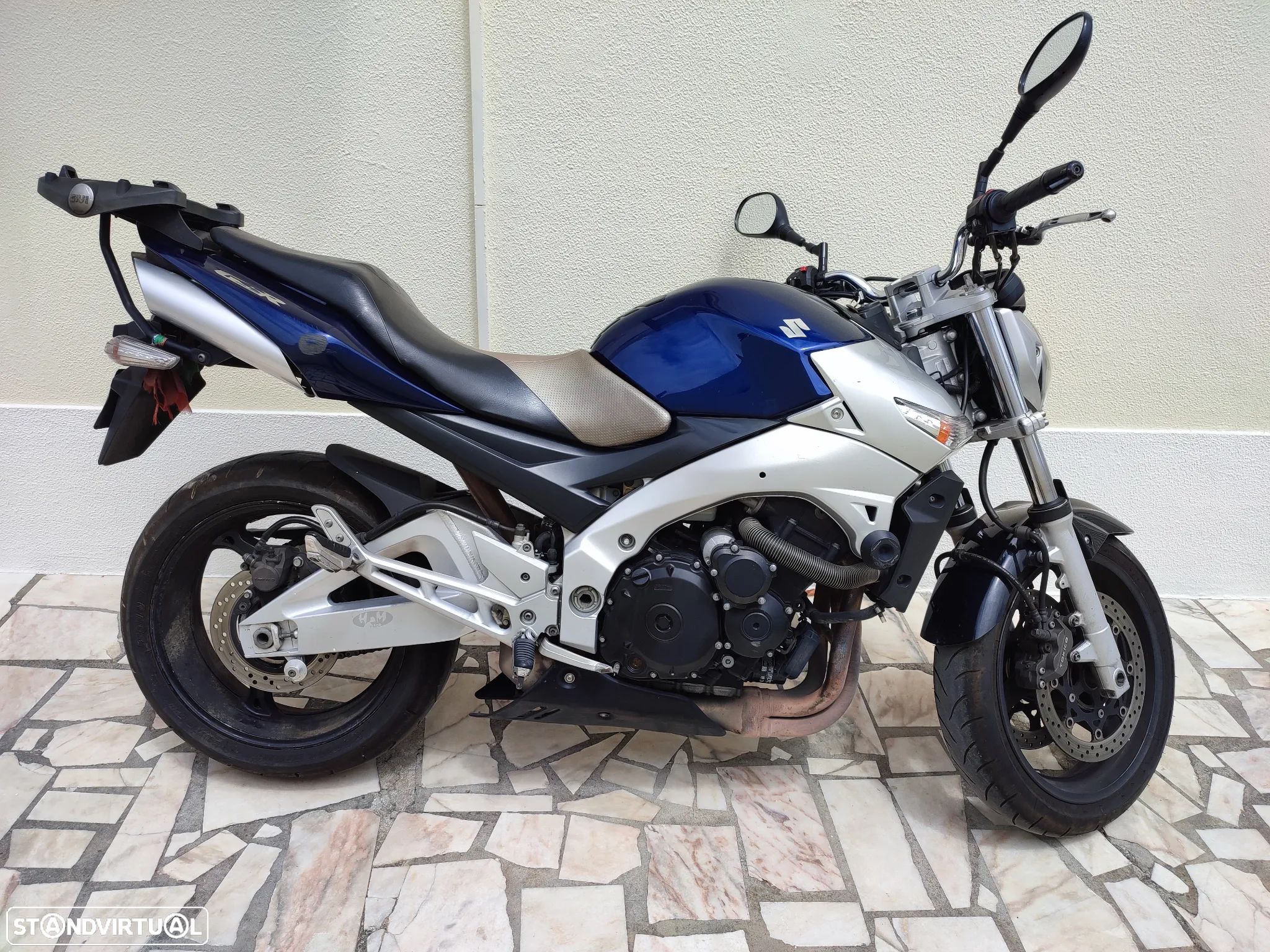Suzuki GSR - 1