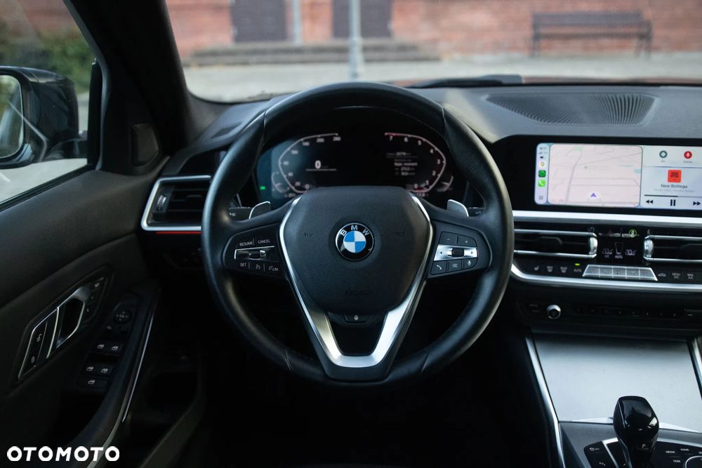BMW Seria 3 330i xDrive Sport Line - 13
