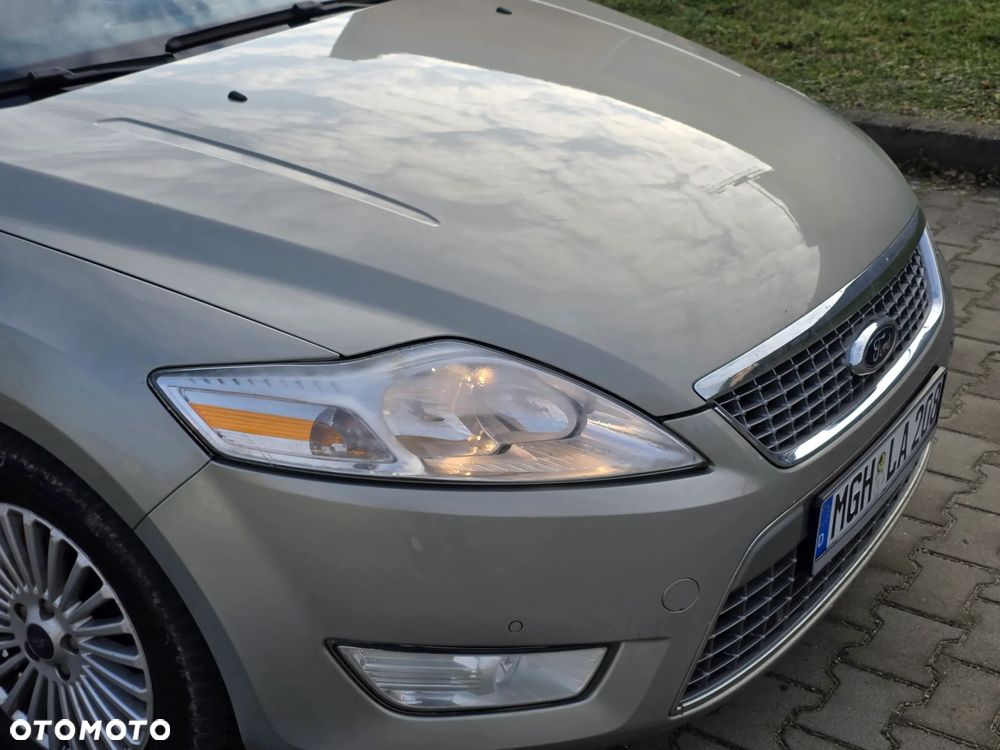 Ford Mondeo 2.3 Ghia - 15