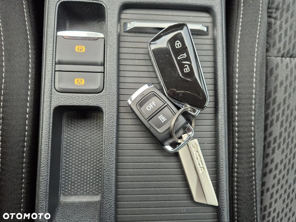 Skoda Octavia 2.0 TDI Style DSG - 15