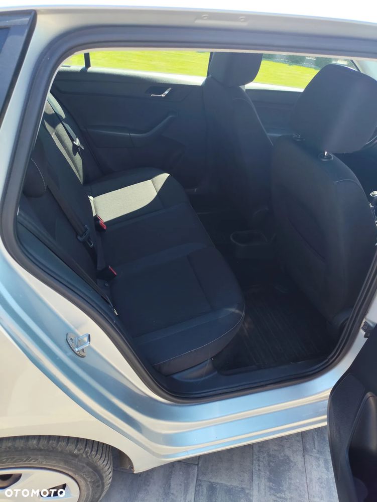 Skoda RAPID - 7