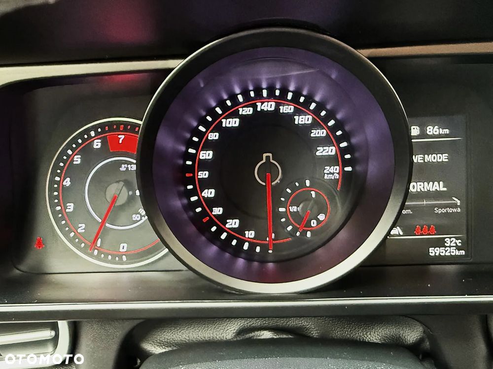 Hyundai Elantra 1.6 Smart CVT - 32