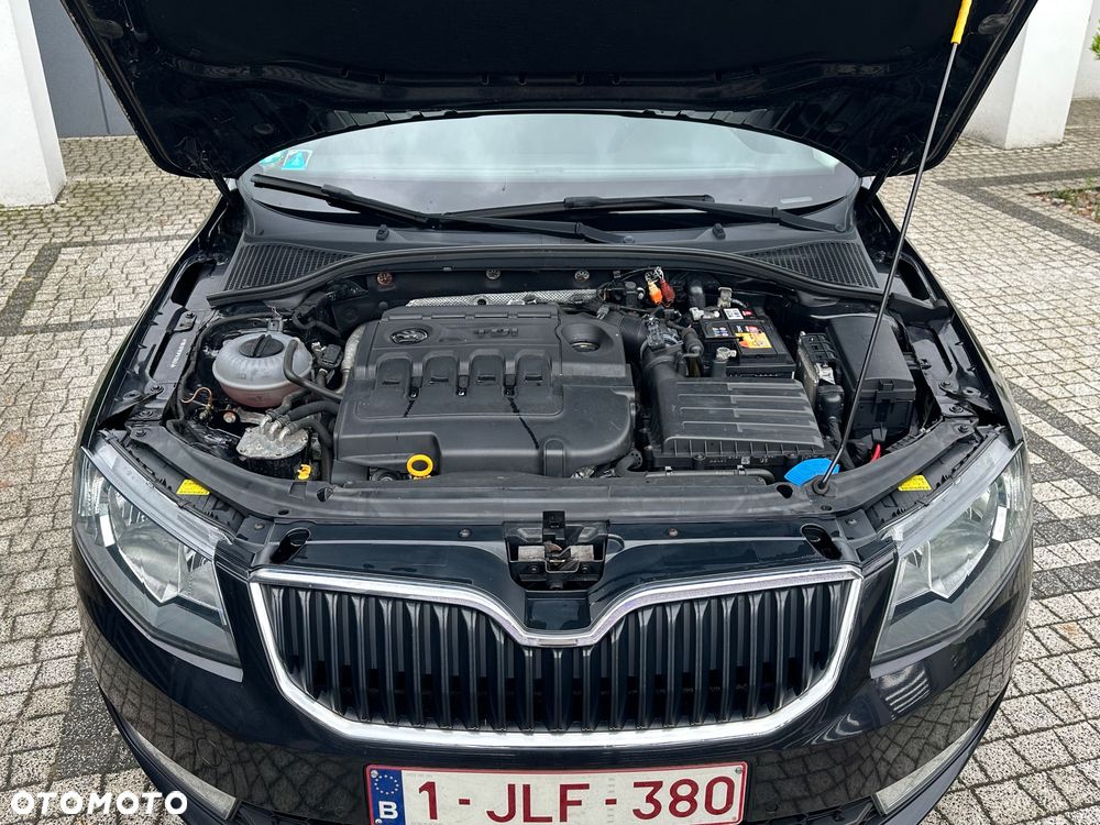 Skoda Octavia 1.6 TDI Solution - 8