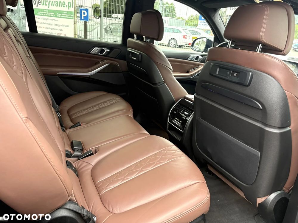 BMW X7 M50i sport - 31