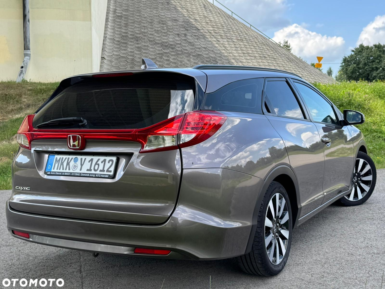 Honda Civic Tourer 1.8 i-VTEC Automatik Executive - 4