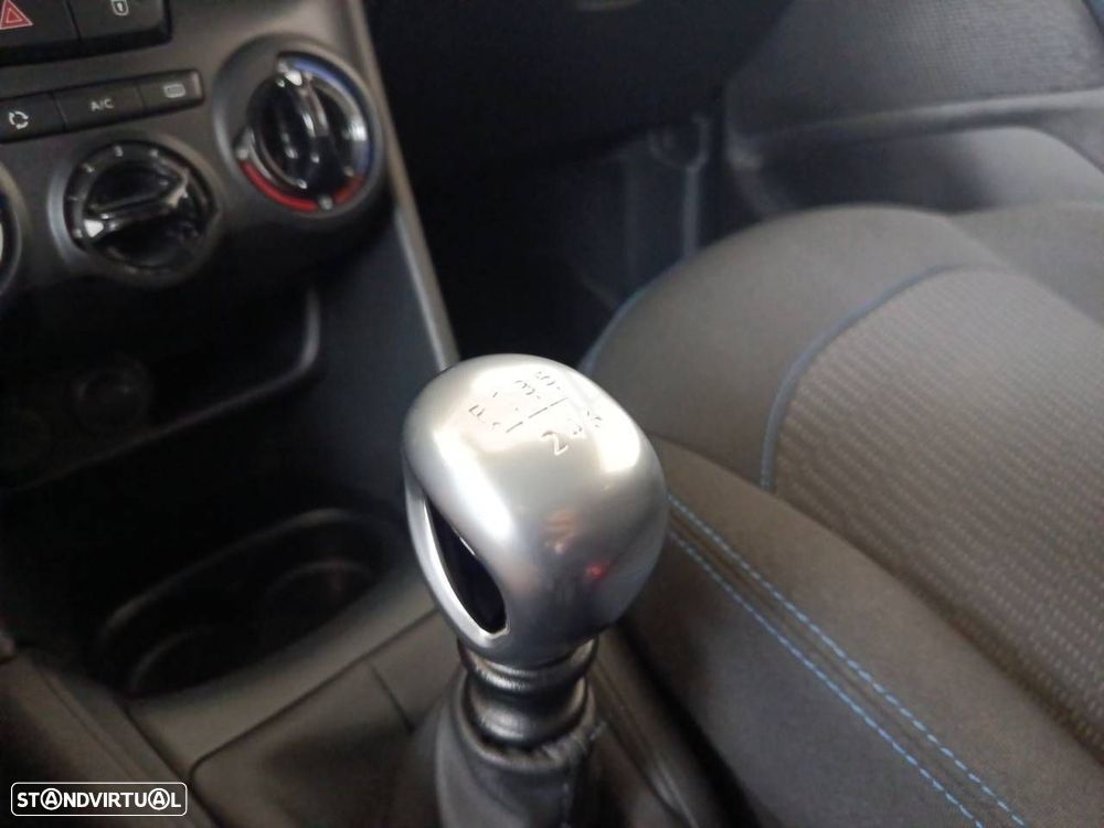 Peugeot 208 1.5 BlueHDi Signature - 18