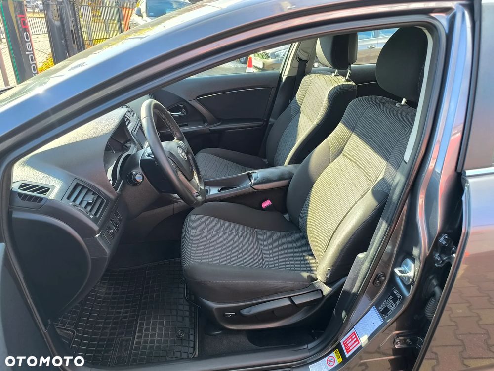 Toyota Avensis 1.8 Life - 9