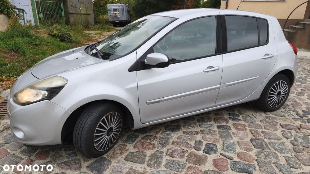 Renault Clio - 17