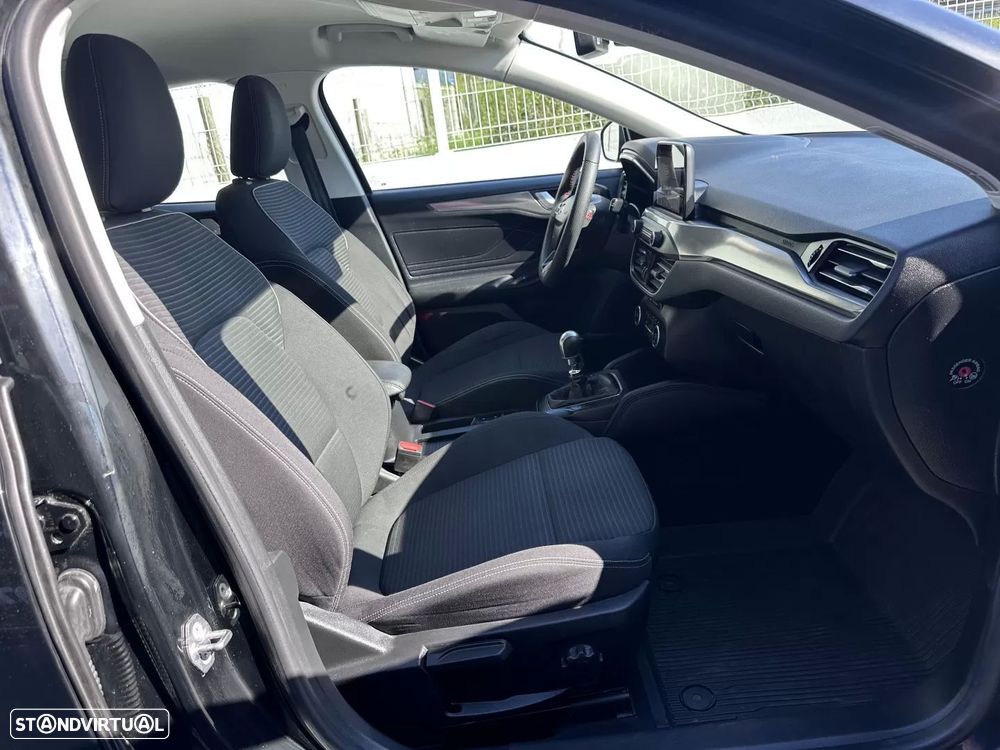 Ford Focus 1.0 EcoBoost S&S TITANIUM - 31