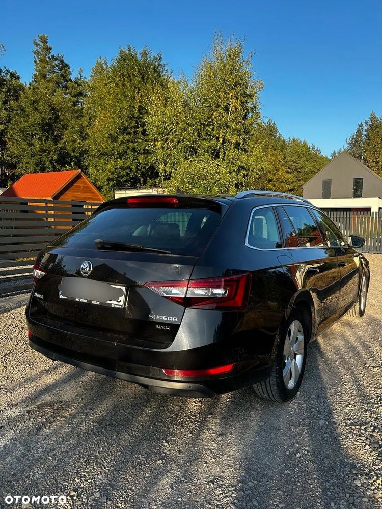 Skoda Superb 2.0 TDI 4x4 Style DSG - 3
