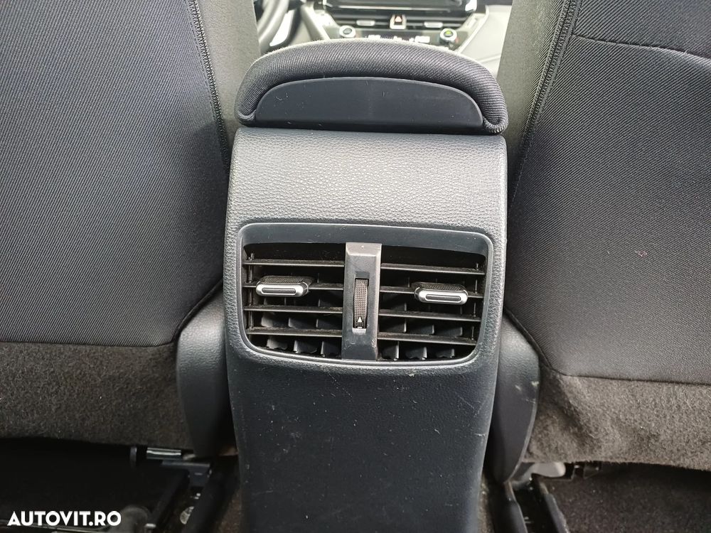 Toyota Corolla Sedan 1.8 HSD Dynamic - 24