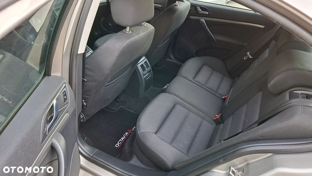 Skoda Octavia 1.9 TDI Ambiente DSG - 12