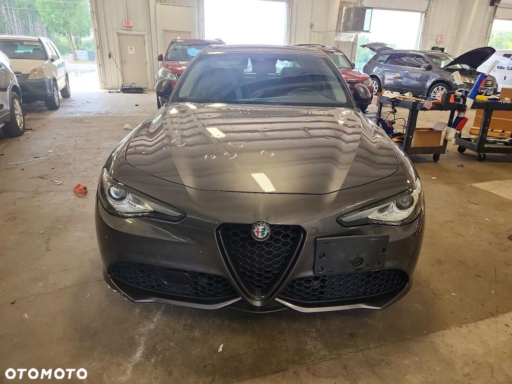 Alfa Romeo Giulia 2.0 Turbo 16V AT8-Q4 Ti - 5