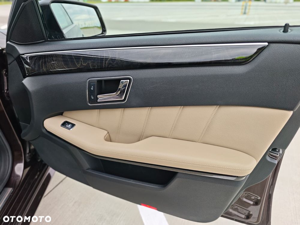 Mercedes-Benz Klasa E 250 CGI BlueEff Avantgarde - 12