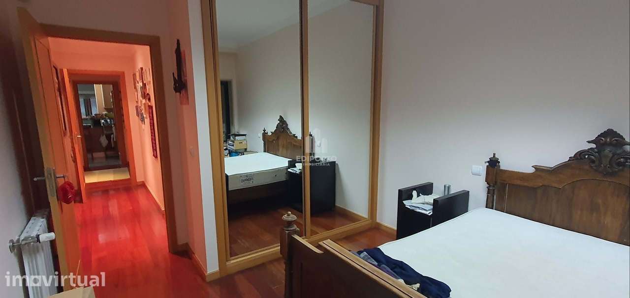 Apartamento T3  junto à Av. da República e perto do Metro de Santo Oví - Grande imagem: 4/26